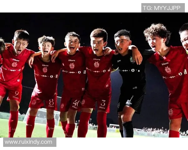 南非足球明星马克的传奇之路与对足球的热爱探索 南非足球明星马克的传奇之路与对足球的热爱探索