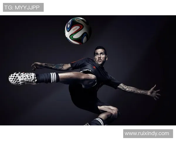 潮流女孩如何追逐足球明星的心与梦想之旅