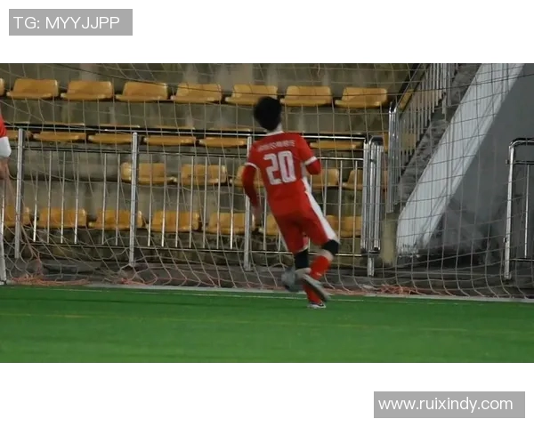 足球明星小技巧全解析视频助你提升球技与比赛表现